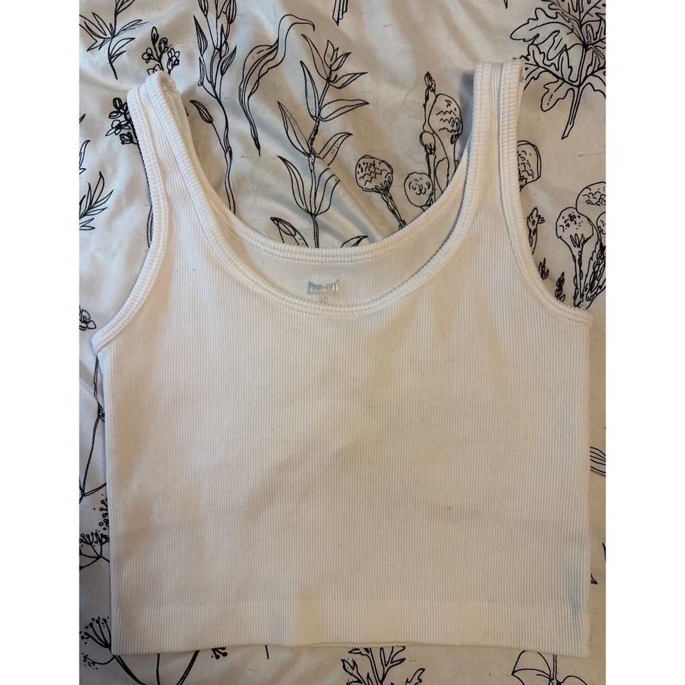 Pro Fit White Ribbed Cropped Active Tank w/ Built in Light Support, Medium